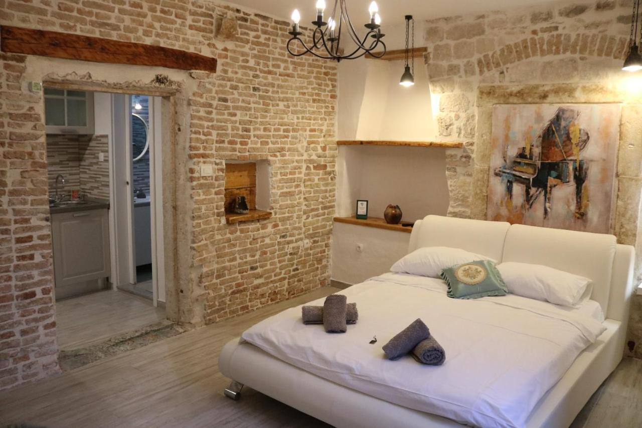 Studios Kadena Trogir - 18Th Century Stone House 외부 사진