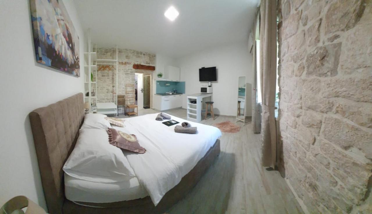 Studios Kadena Trogir - 18Th Century Stone House 외부 사진