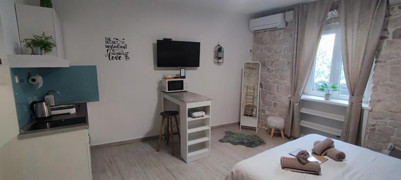 Studios Kadena Trogir - 18Th Century Stone House 외부 사진