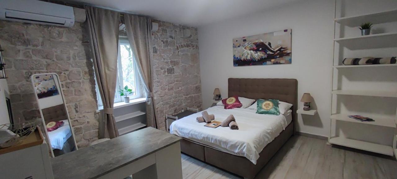 Studios Kadena Trogir - 18Th Century Stone House 외부 사진