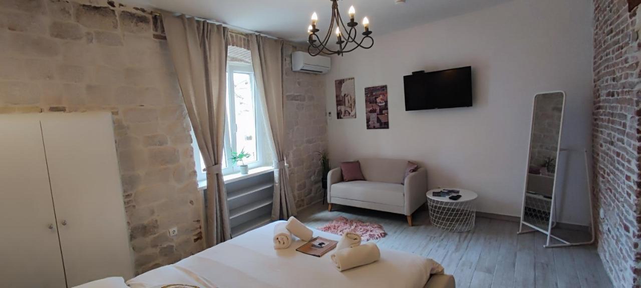 Studios Kadena Trogir - 18Th Century Stone House 외부 사진