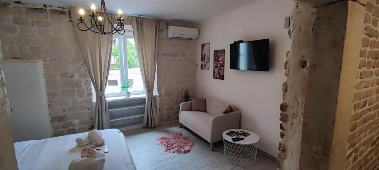 Studios Kadena Trogir - 18Th Century Stone House 외부 사진