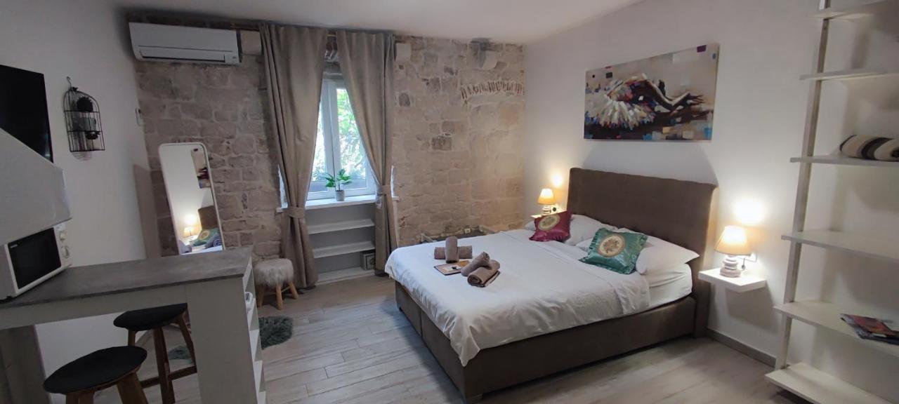 Studios Kadena Trogir - 18Th Century Stone House 외부 사진