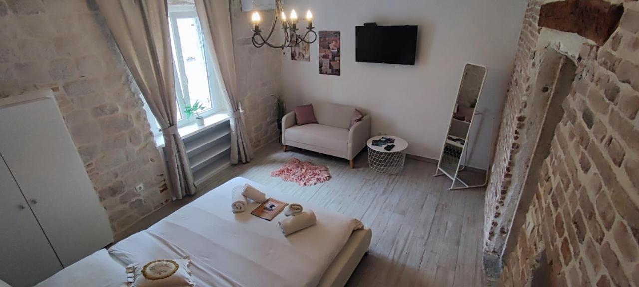 Studios Kadena Trogir - 18Th Century Stone House 외부 사진
