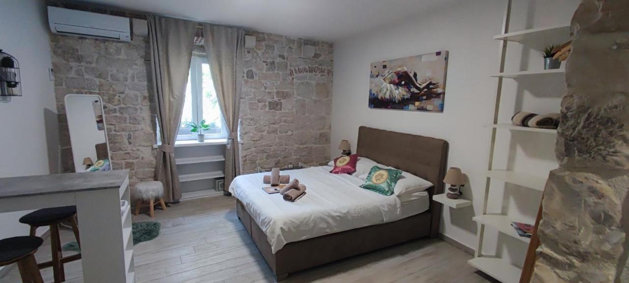 Studios Kadena Trogir - 18Th Century Stone House 외부 사진