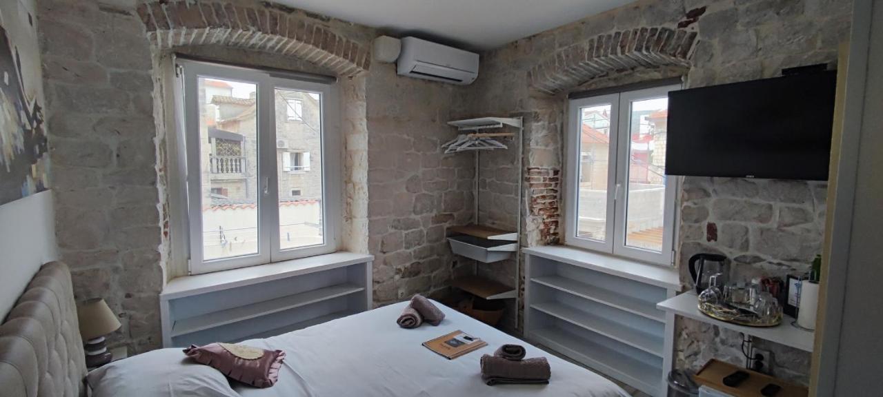 Studios Kadena Trogir - 18Th Century Stone House 외부 사진