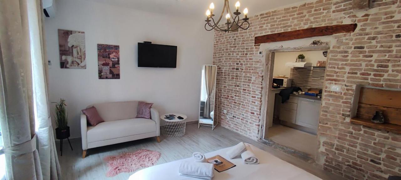 Studios Kadena Trogir - 18Th Century Stone House 외부 사진