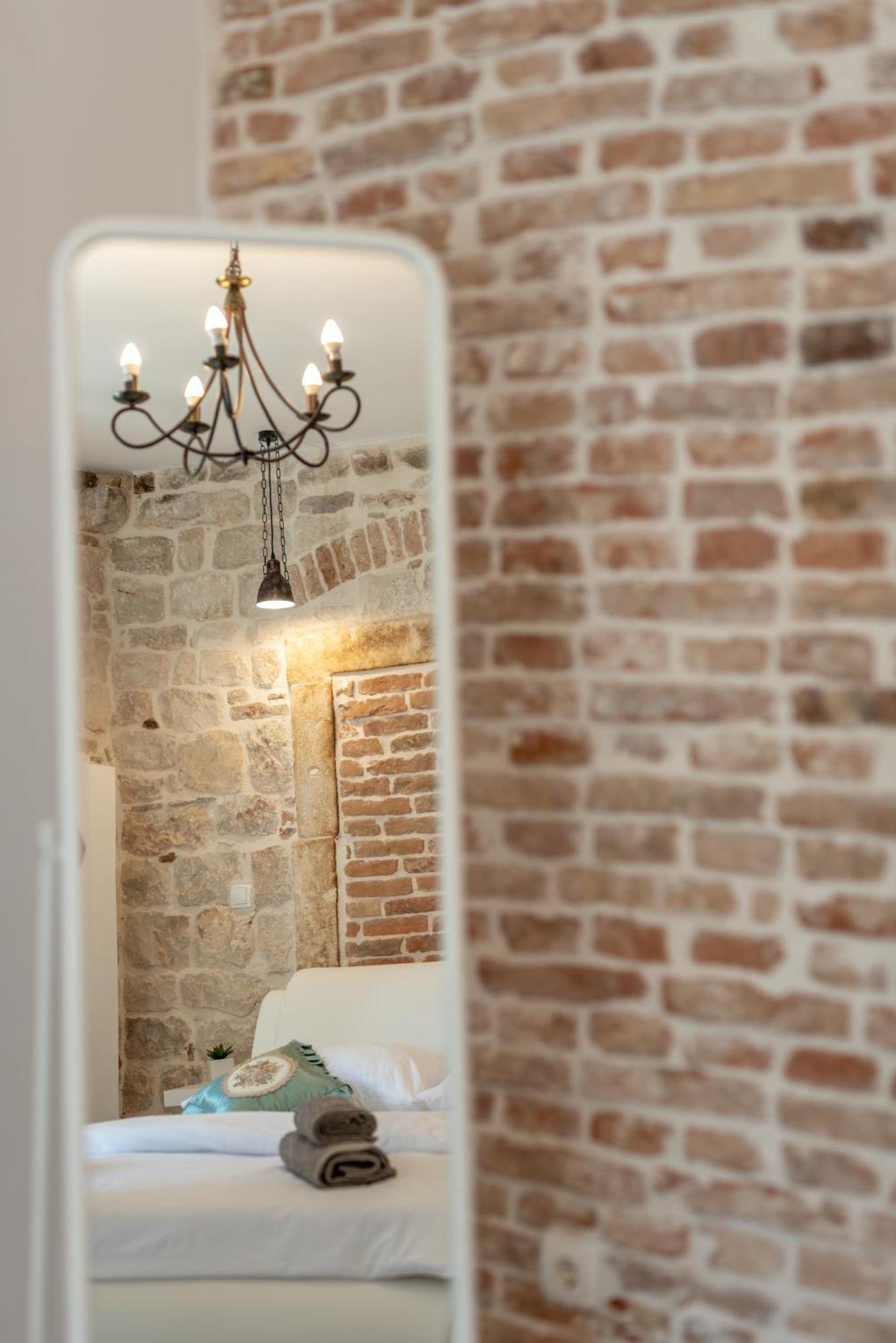 Studios Kadena Trogir - 18Th Century Stone House 외부 사진