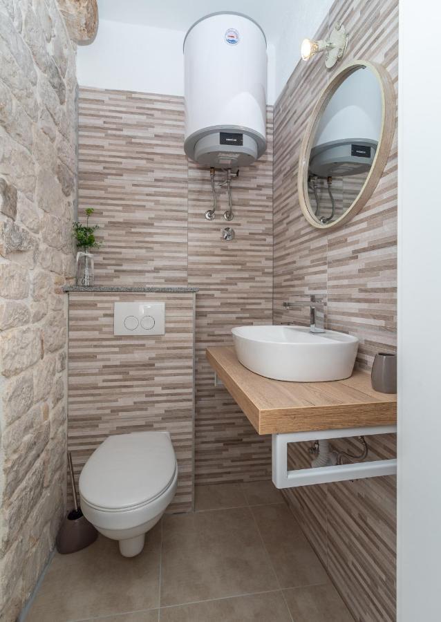 Studios Kadena Trogir - 18Th Century Stone House 외부 사진