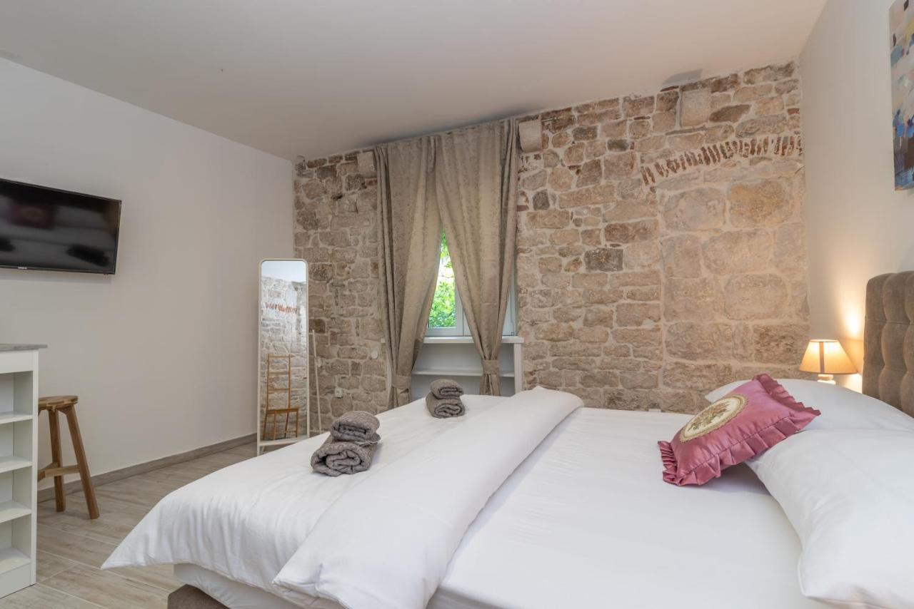 Studios Kadena Trogir - 18Th Century Stone House 외부 사진