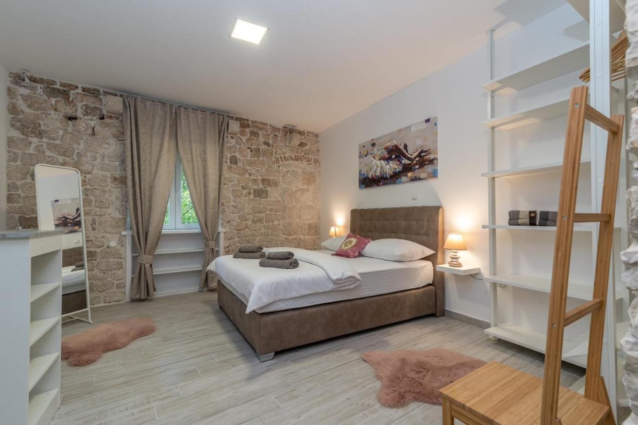 Studios Kadena Trogir - 18Th Century Stone House 외부 사진