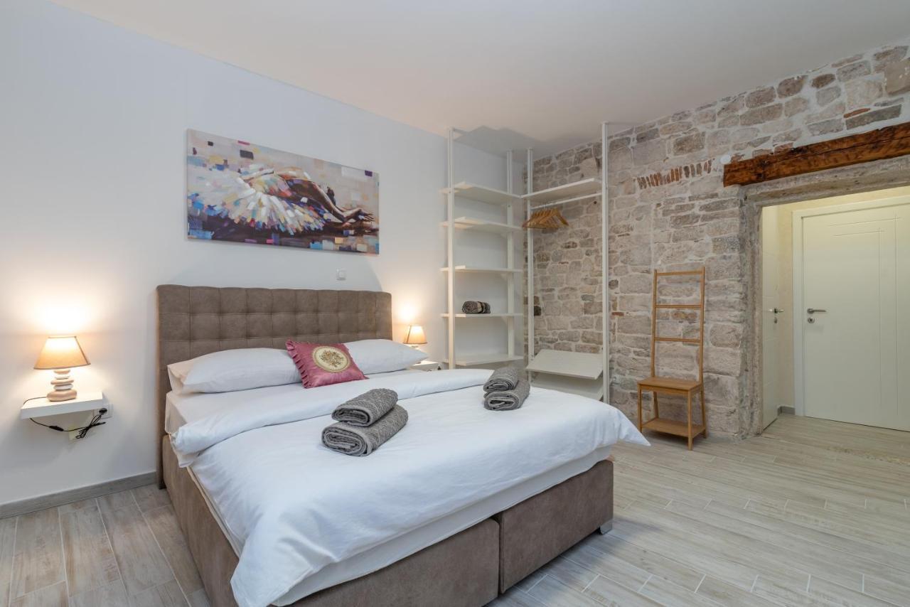 Studios Kadena Trogir - 18Th Century Stone House 외부 사진